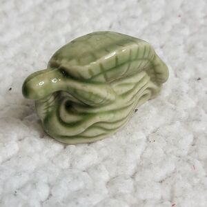 Wade England Vtg Red Rose Tea Mini Porcelain Sea Turtle Figurine Art Collectible